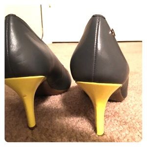 Calvin Klein Grey/Yellow 3”heel gorgeous heel